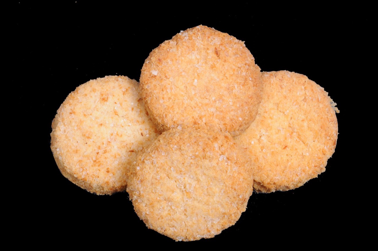 Sugar-crusted coconut biscuits