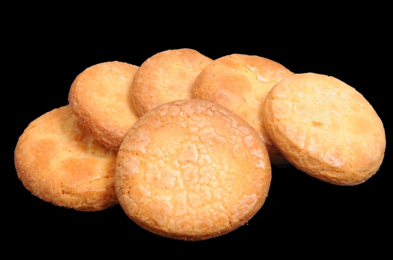 Osmania biscuits — golden salty-sweet Hyderabadi tea biscuits